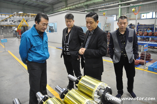 浙江客人參觀皖南電機.jpg 浙江客人參觀皖南電機.jpg